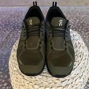 On Cloud mens - size 12.5